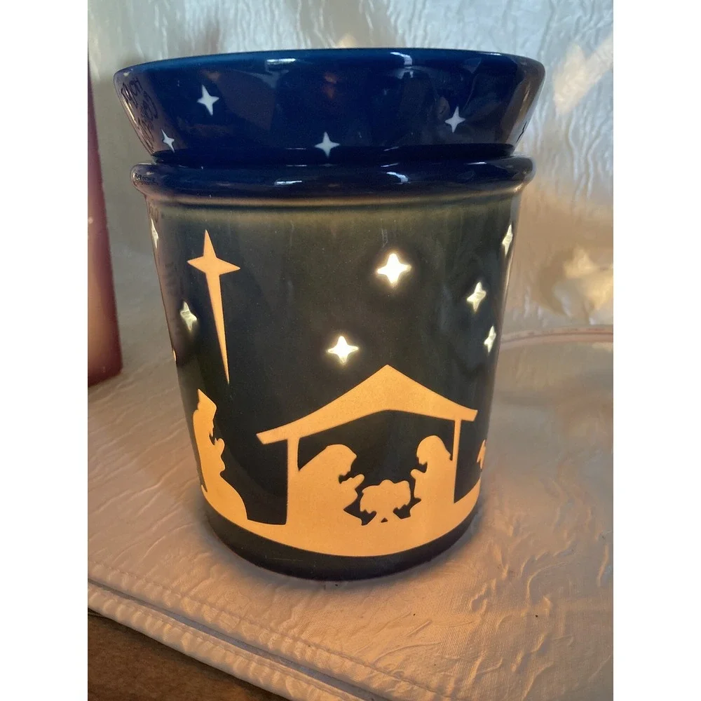 Scentsy SILENT NIGHT Nativity Full Size Wax Scent Warmer Retired Blue Extra Bulb